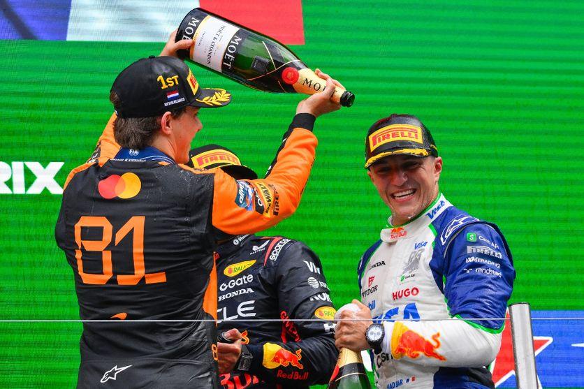 Isack Hadjar celebra seu pódio