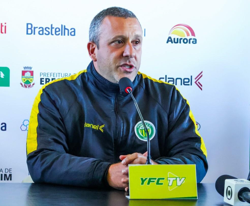 Raul Cabral, técnico do Ypiranga