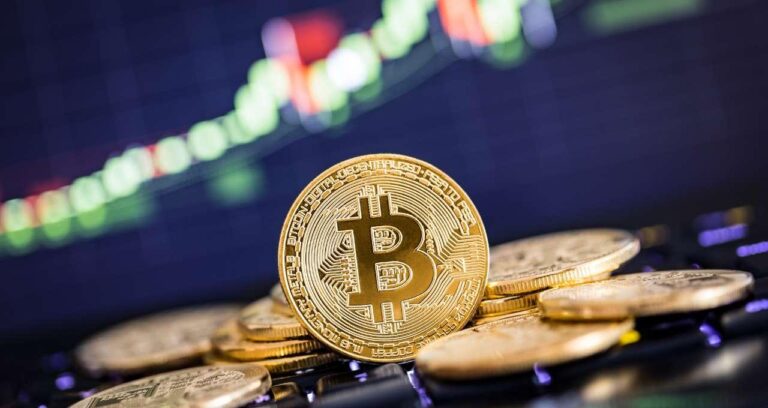 Bitcoin atinge US$ 120 mil e se aproxima de nova máxima histórica