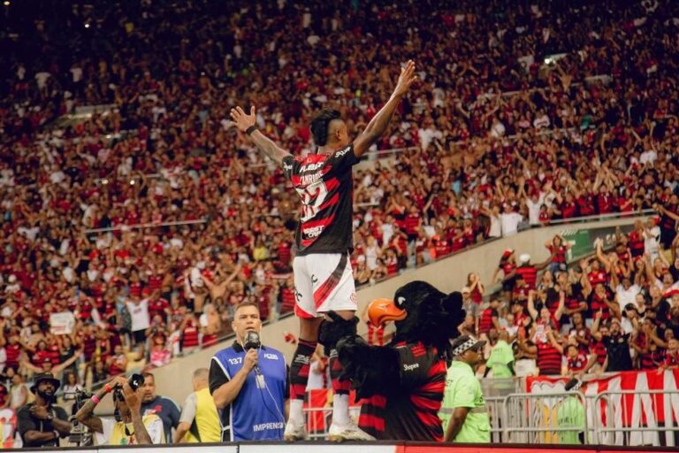 Flamengo busca classificação na Libertadores contra o Internacional