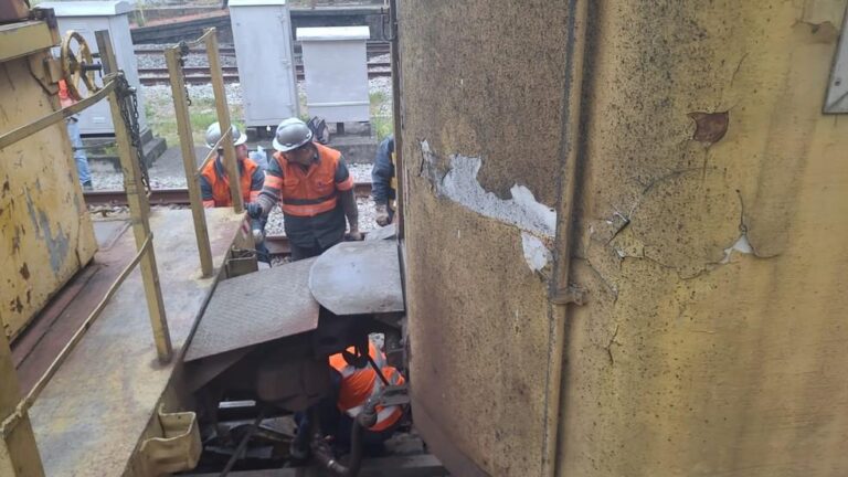 Descarrilamento de Trem na Linha 7-Rubi Causa Lentidão e Superlotação nas Estações de SP