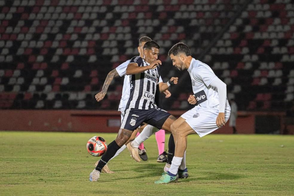 Comercial manteve liderança com empate