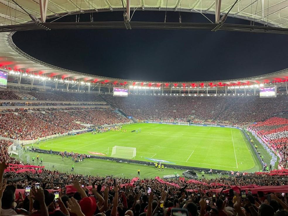 Torcida do Flamengo lota o Maracanã contra o Internacional, pela Libertadores