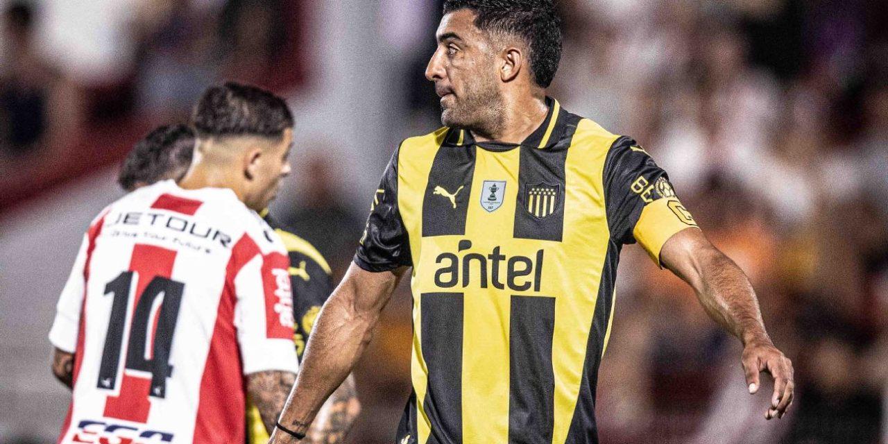 Peñarol 2 – 0 River Plate.