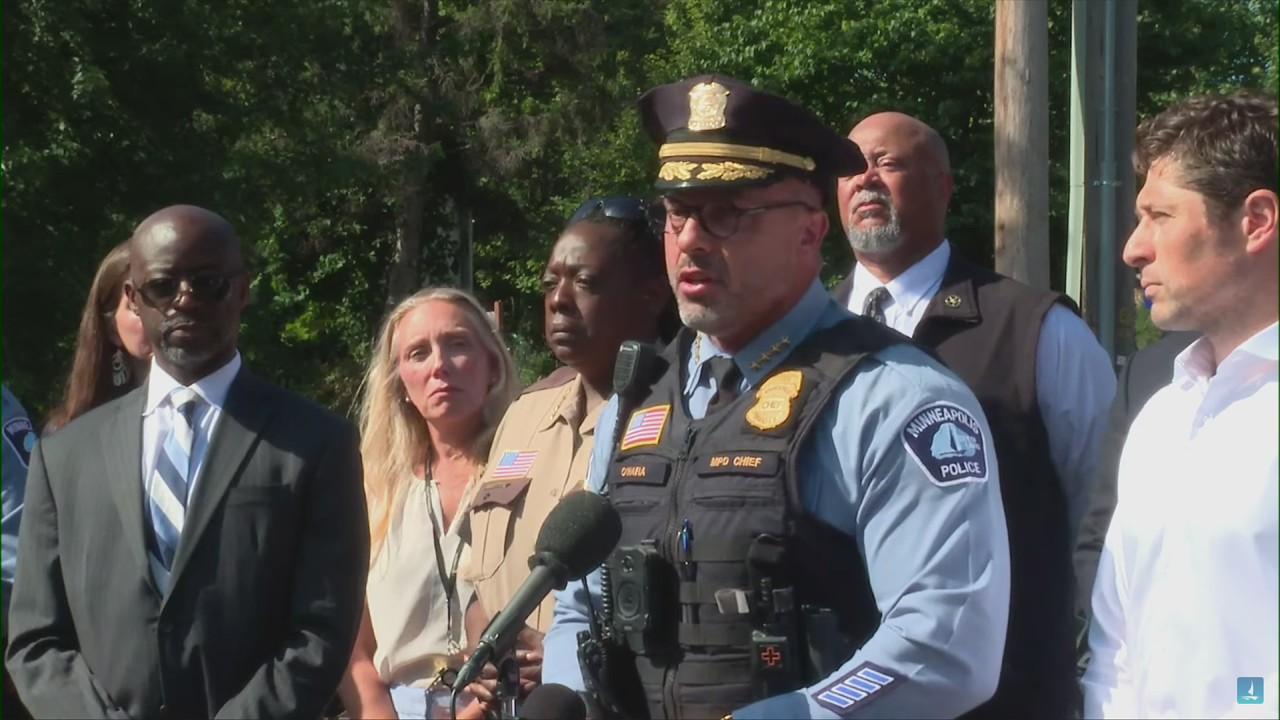 Imagem do tiroteio na Igreja Annunciation