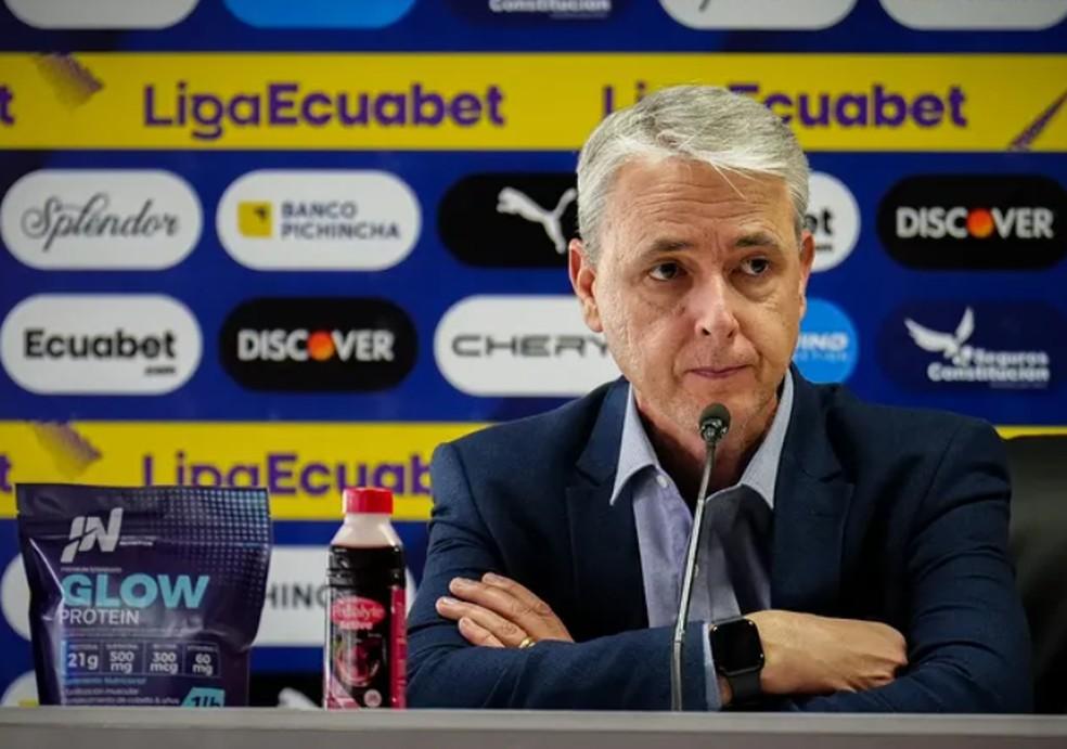 Tiago Nunes, ex-Botafogo, é técnico da LDU