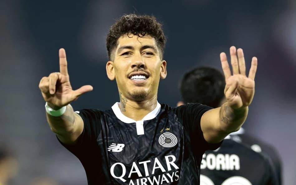 Firmino comemorando seu primeiro gol com a camisa do Al Sadd