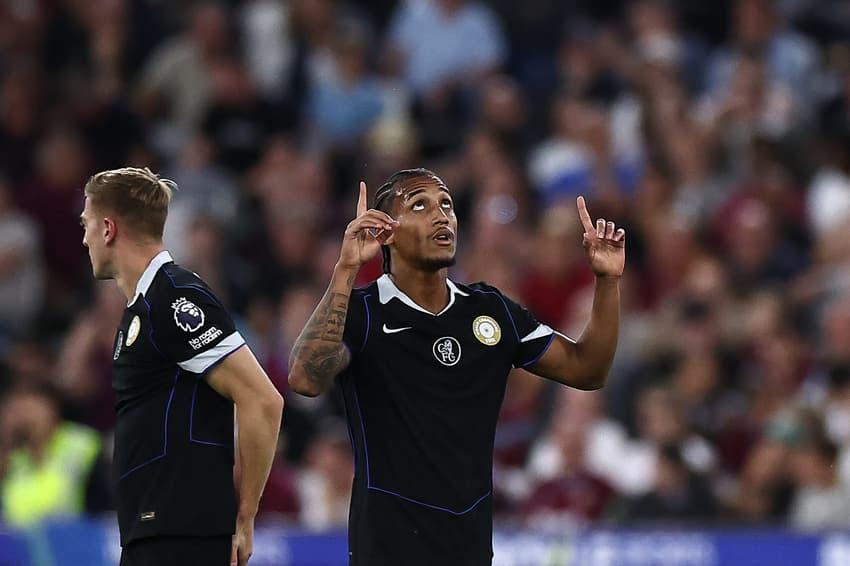 Convocado para a Seleção Brasileira, o atacante João Pedro é um dos destaques da partida entre Chelsea e Fulham.