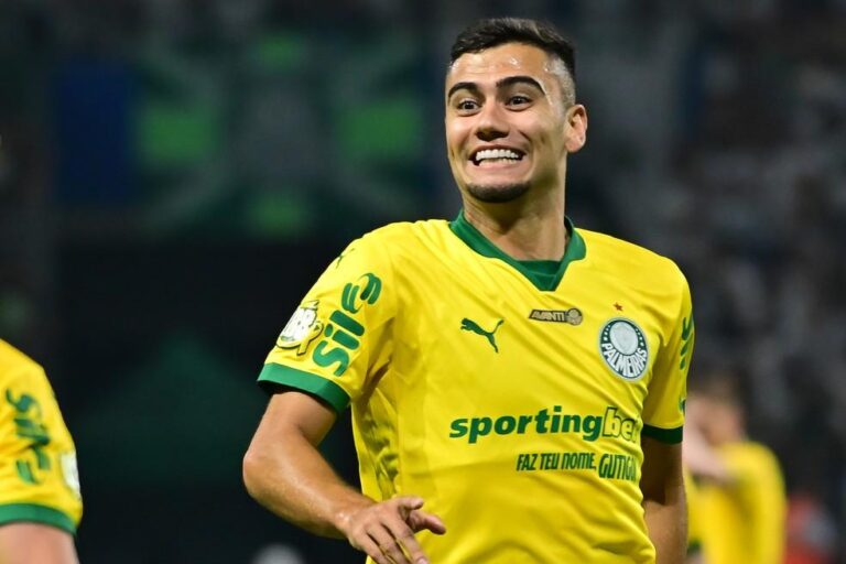 Andreas Pereira brilha em vitória do Palmeiras e fala sobre reencontro com Deyverson