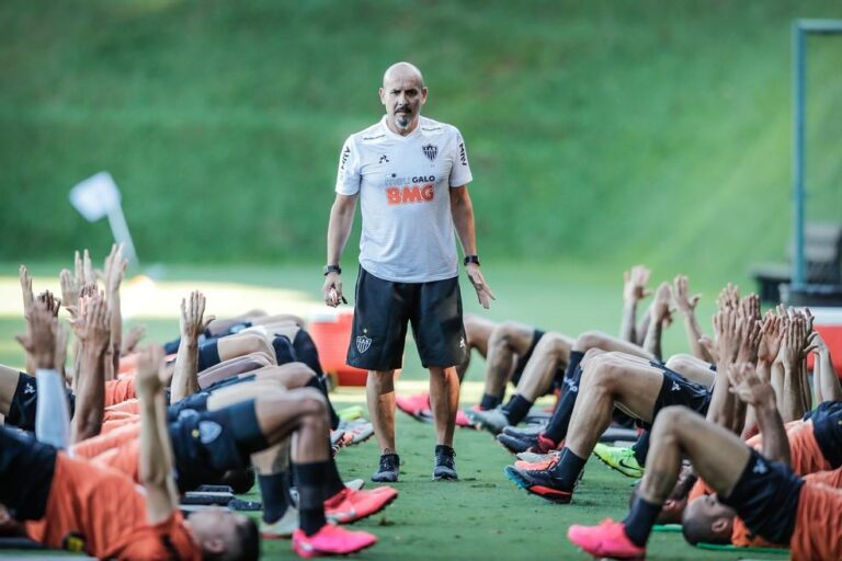 Jorge Sampaoli Retorna ao Atlético-MG sob Críticas e Expectativas