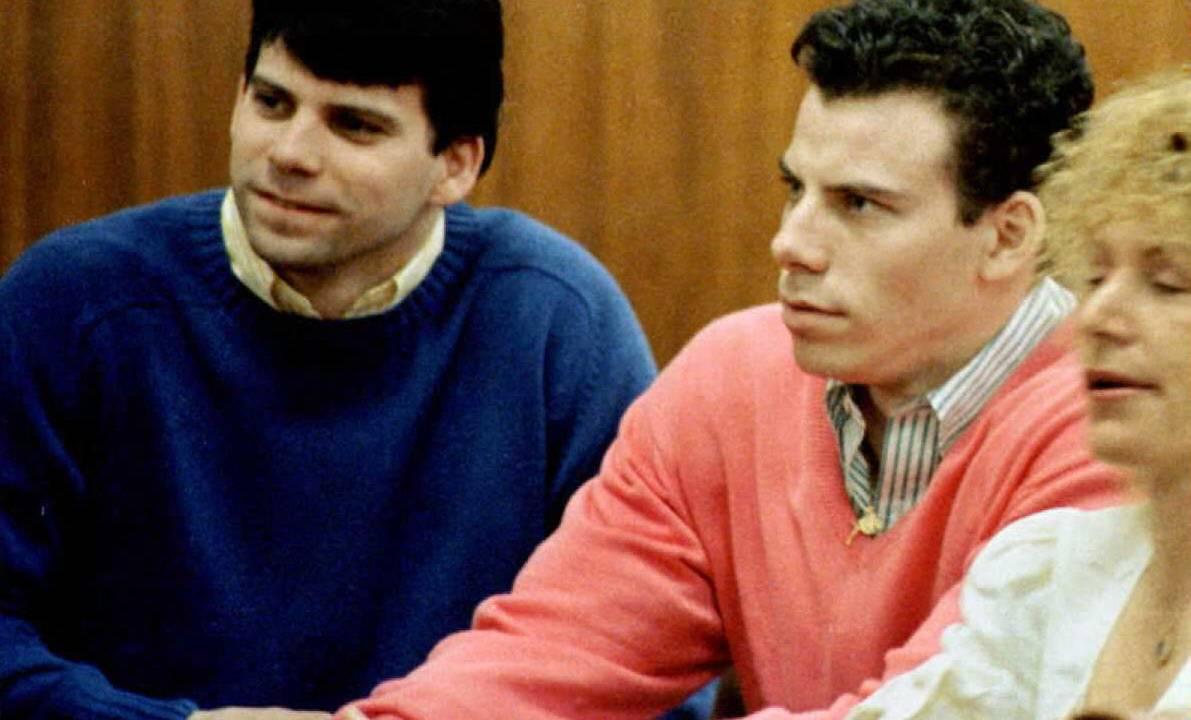 Erik e Lyle Menendez durante julgamento