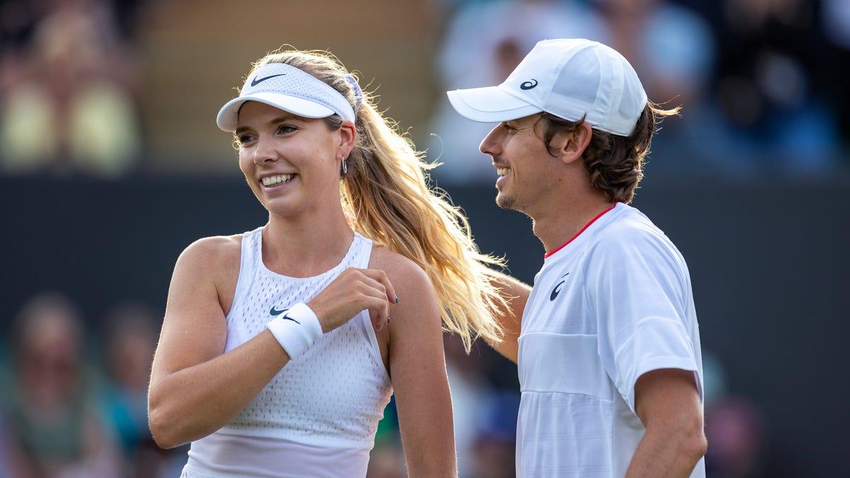 Katie Boulter e Alex de Minaur durante o Wimbledon 2023