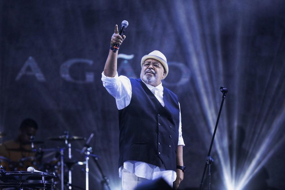 Jorge Aragão se apresenta em Brasília