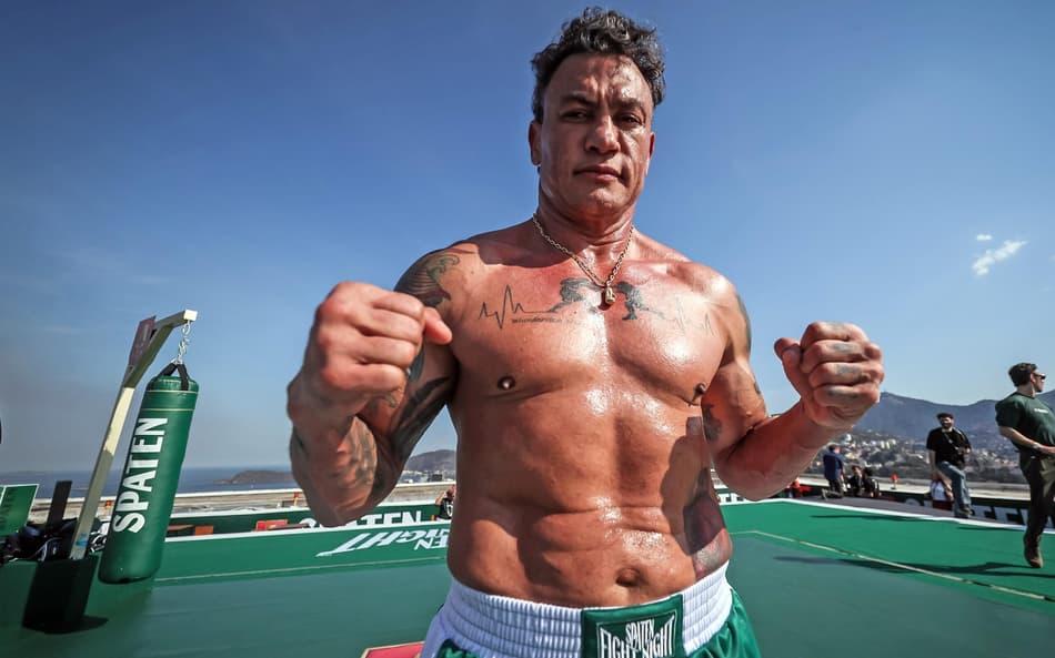 Popó pega Wanderlei em luta de boxe