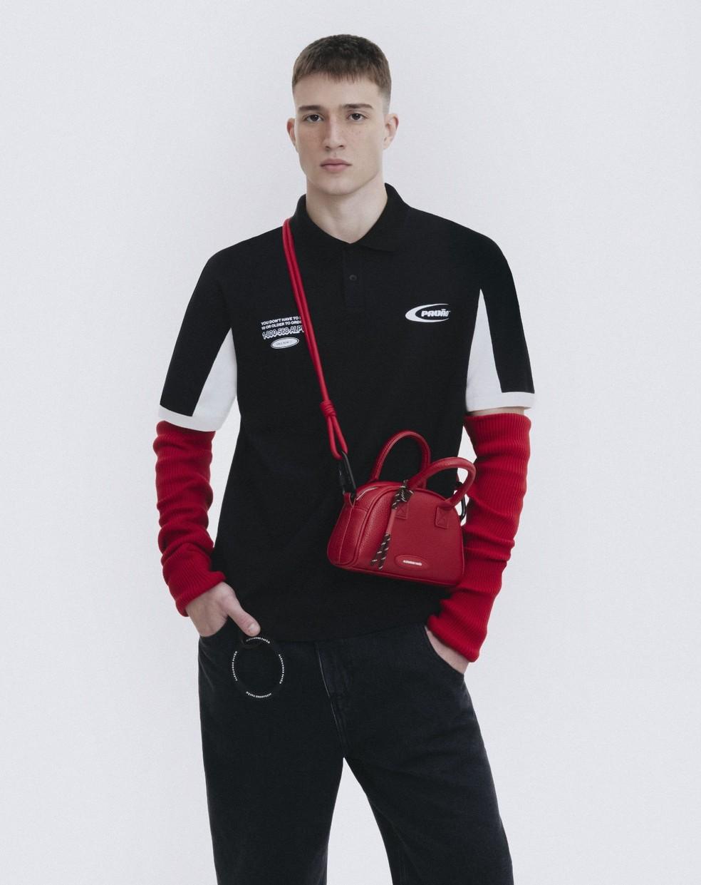 Modelos com looks da coleção