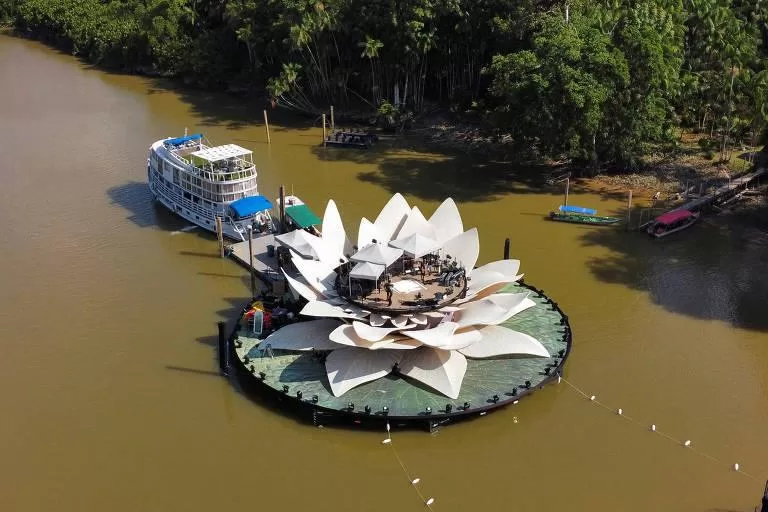 Mariah Carey se apresenta em Belém com gastronomia local no camarim