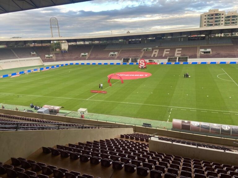 Ferroviária e Goiás se enfrentam em partida decisiva na Série B do Campeonato Brasileiro