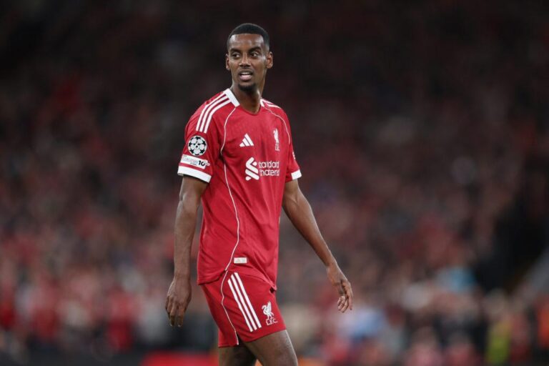 Transferência de Alexander Isak: Liverpool e o Futuro do Atacante Sueco
