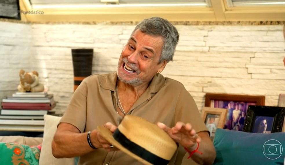 Carlinhos de Jesus durante entrevista