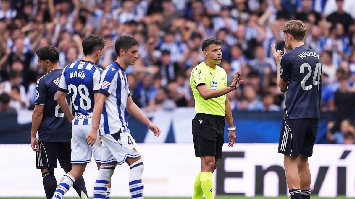 Gonçalo Guedes em ação durante uma partida de futebol