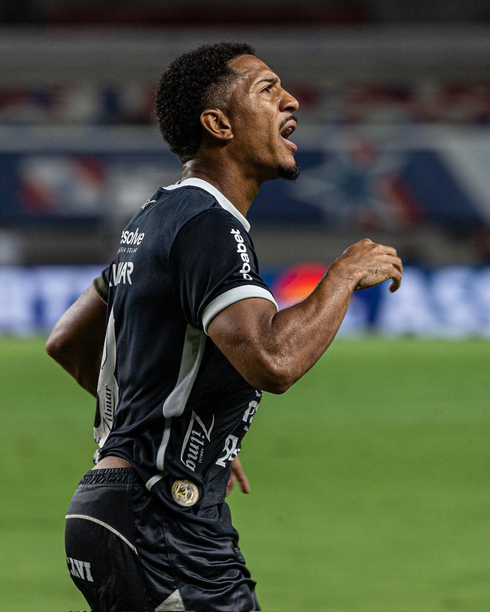 Matheus Davó, atacante do Remo