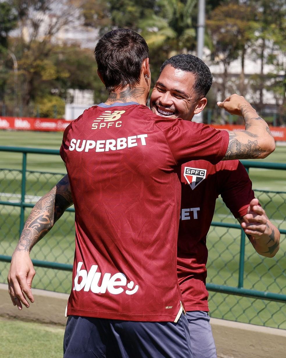 Rigoni com Luciano no CT do São Paulo