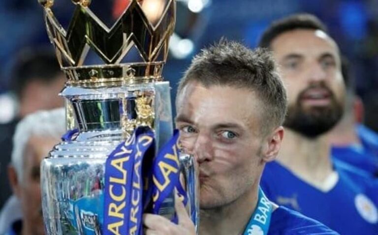 Jamie Vardy inicia nova jornada no futebol italiano com contrato no Cremonese