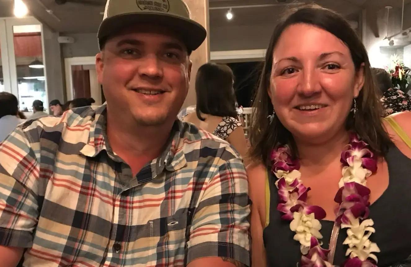 Todd Giroux e sua esposa Sheila em uma foto delicada