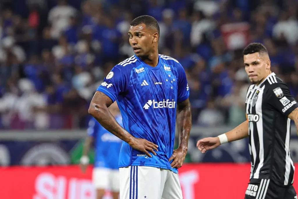 Walace durante partida do Cruzeiro contra o Atlético-MG