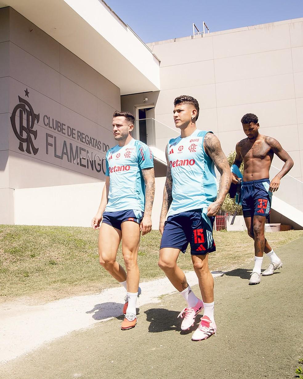 Saúl e Carrascal em treino do Flamengo