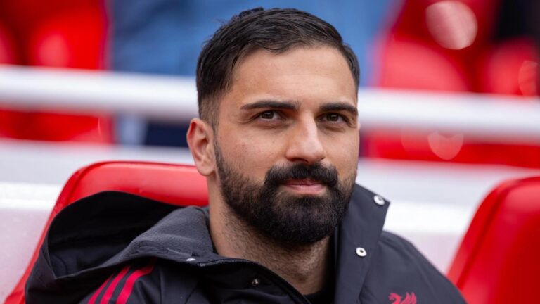 Giorgi Mamardashvili: O Novo Goleiro do Liverpool Pronto para Seu Debut