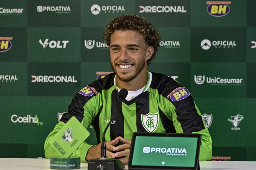 Apresentação do atacante Figueiredo, reforço do América-MG