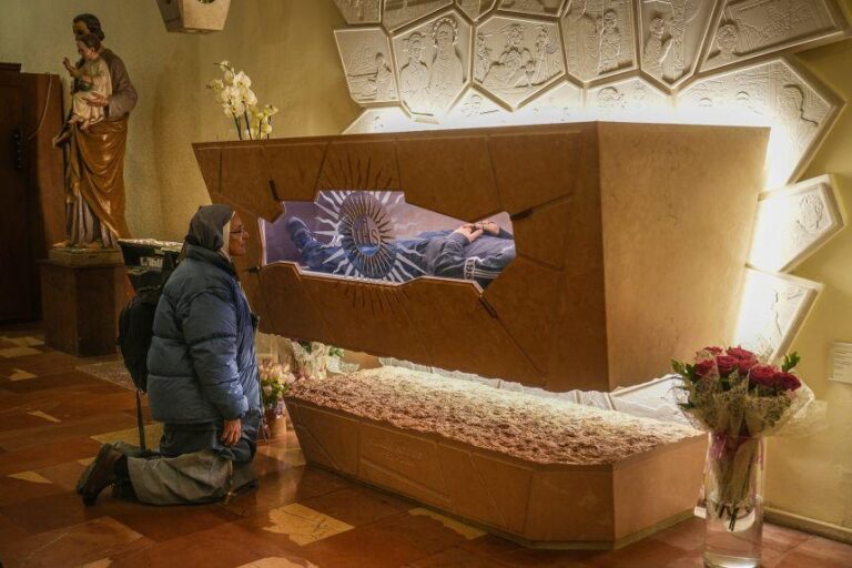 Carlo Acutis é canonizado como o primeiro santo milenar da Igreja Católica