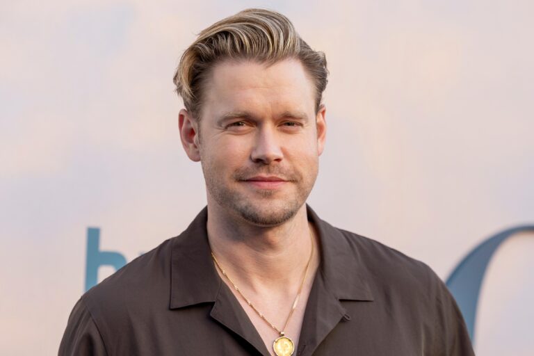 Chord Overstreet Revela Segredos de seu Polêmico Ensaio para Playgirl