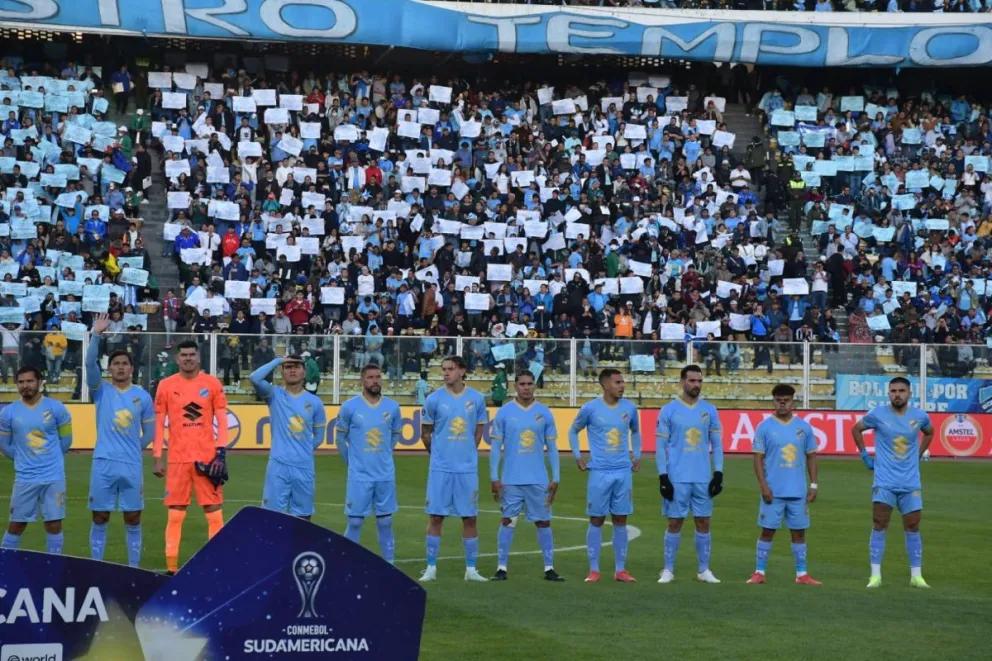 Mosaicos da torcida do Bolívar no estádio Hernando Siles.