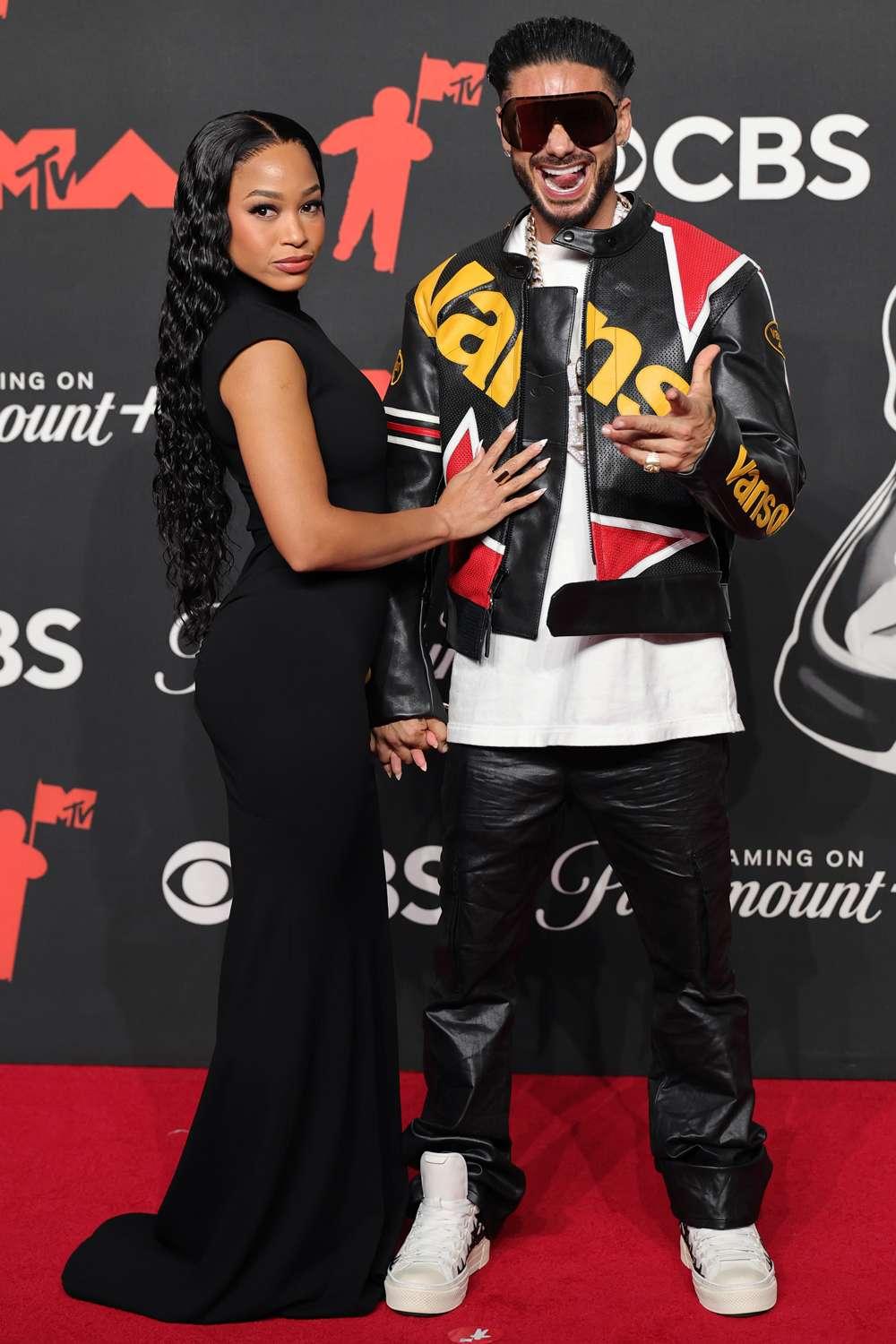 Nikki Hall e Pauly D no MTV VMAs 2025