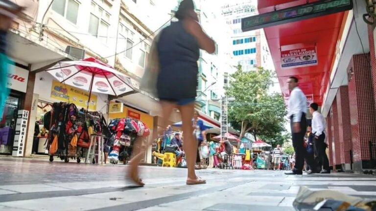 Dia do Comerciário em Fortaleza: Lojas Fechadas e Serviços Abertos na Data Antecipada