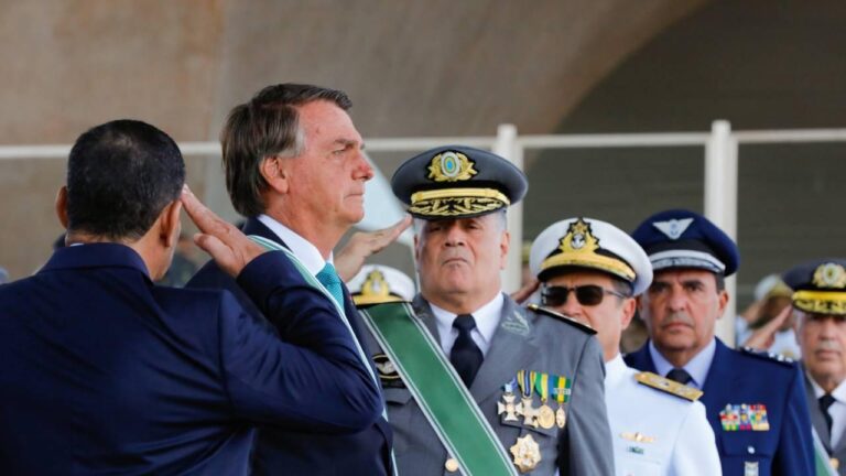 Bolsonaro revela que Exército preparou cela para sua prisão em caso de condenação
