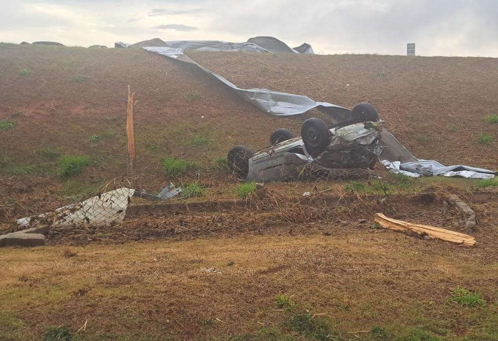 Chuva provoca estragos em fábrica de Porto Feliz (SP)