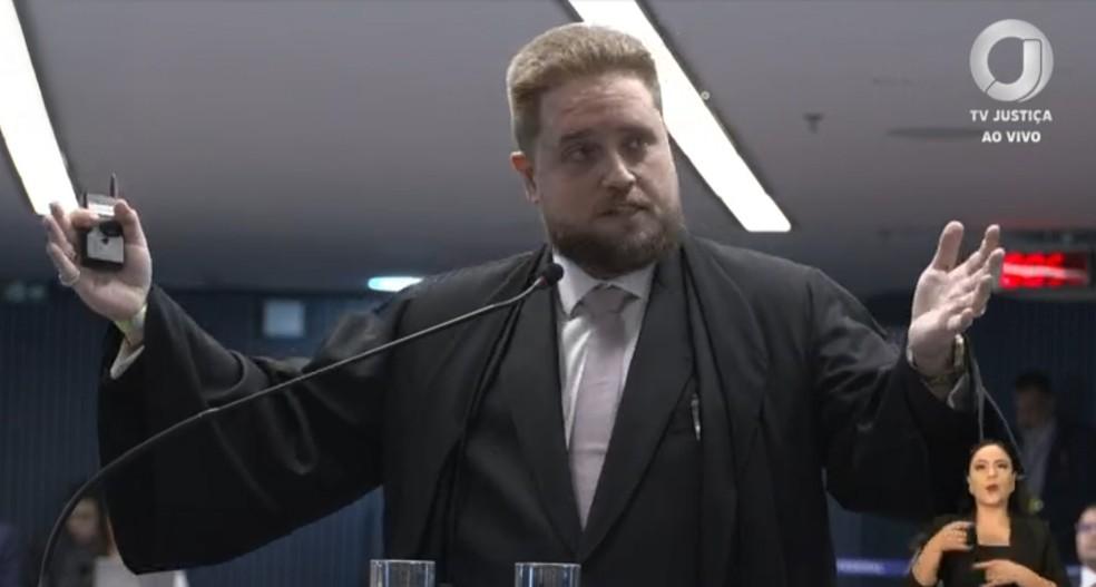 Matheus Milanez durante julgamento no STF