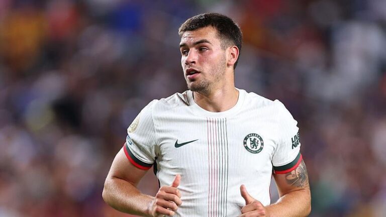 Chelsea Confirma Elegibilidade de Marc Guiu para o EFL Cup Após Mudança de Regras