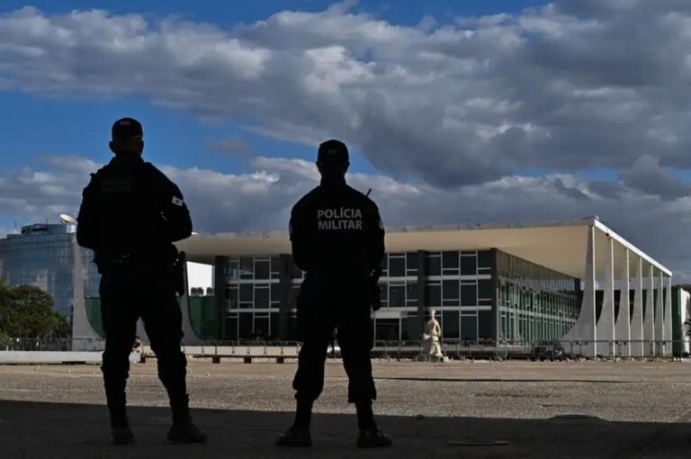 Julgamento de Jair Bolsonaro Chama Atenção da Imprensa Mundial