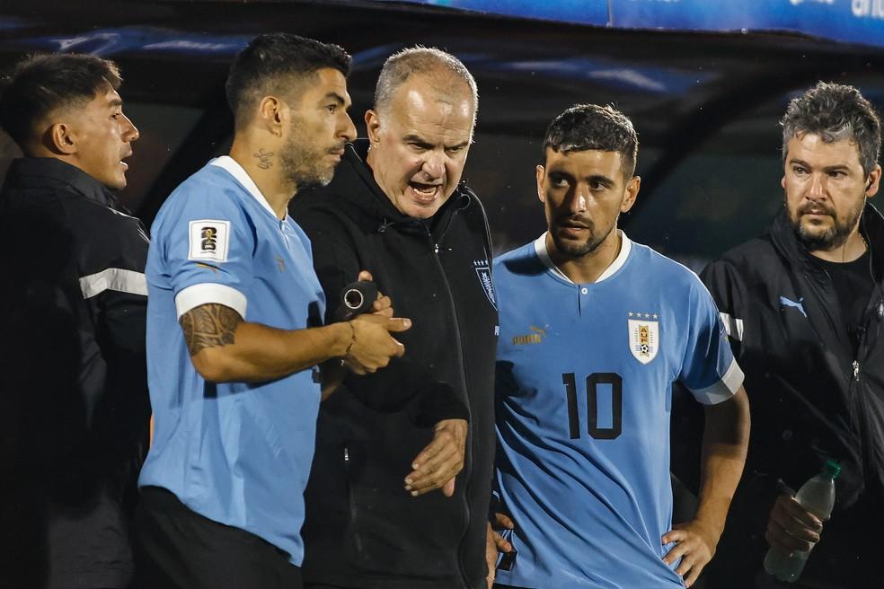 Suárez, Bielsa e Arrascaeta no Uruguai