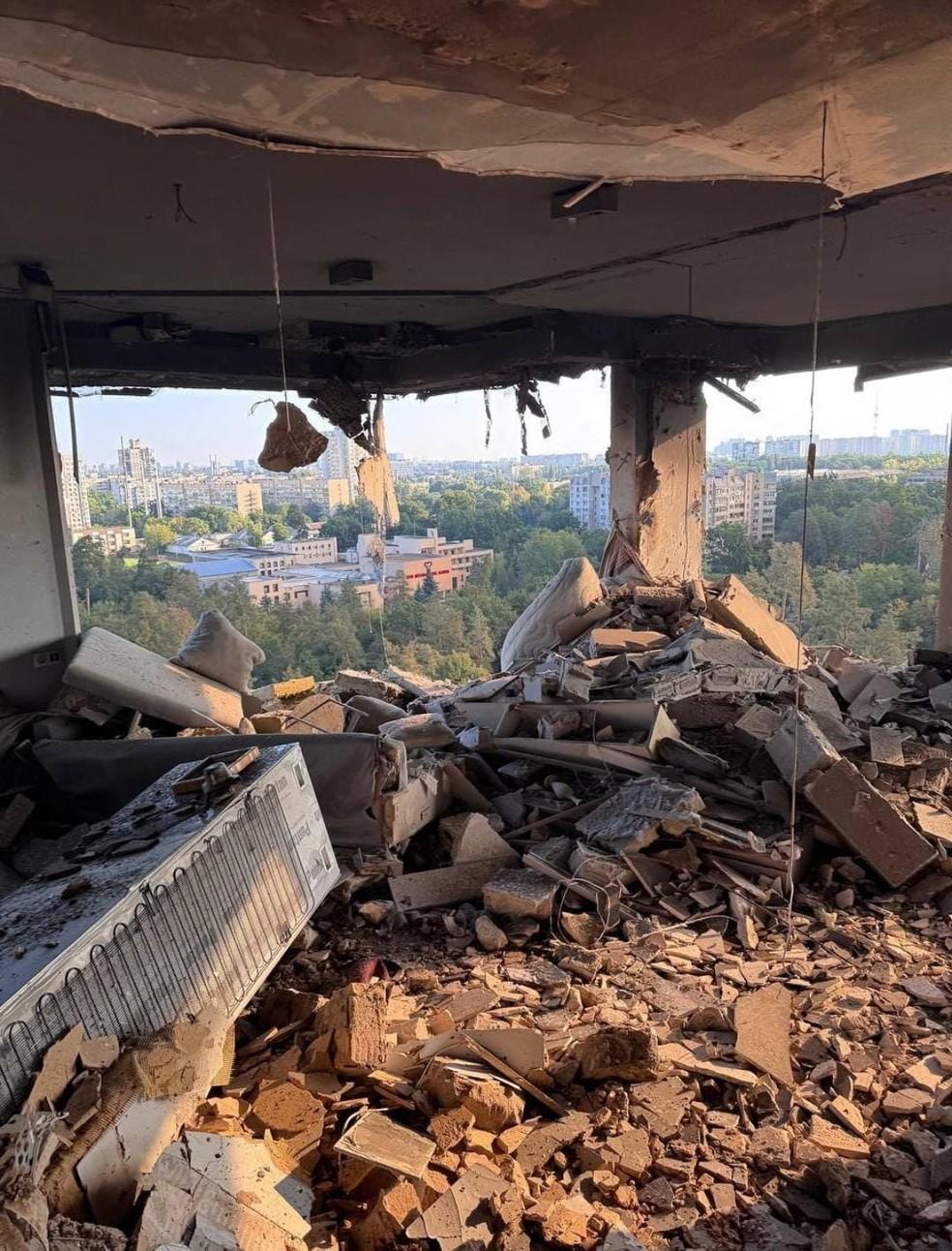 Casa do jogador ucraniano Sudakov após ataque russo a Kiev