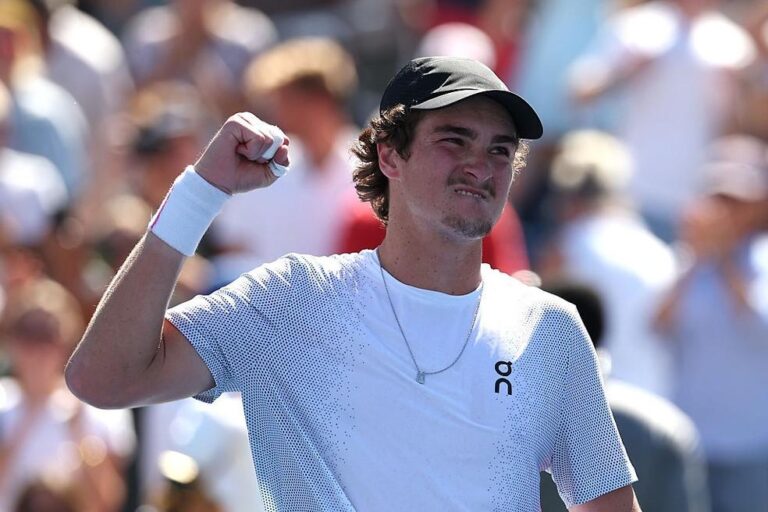 João Fonseca alcança o 42º lugar no ranking da ATP e é elogiado por Djokovic