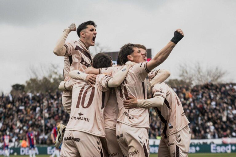 Godoy Cruz Enfrenta Platense: Uma Partida Crucial no Torneio Clausura