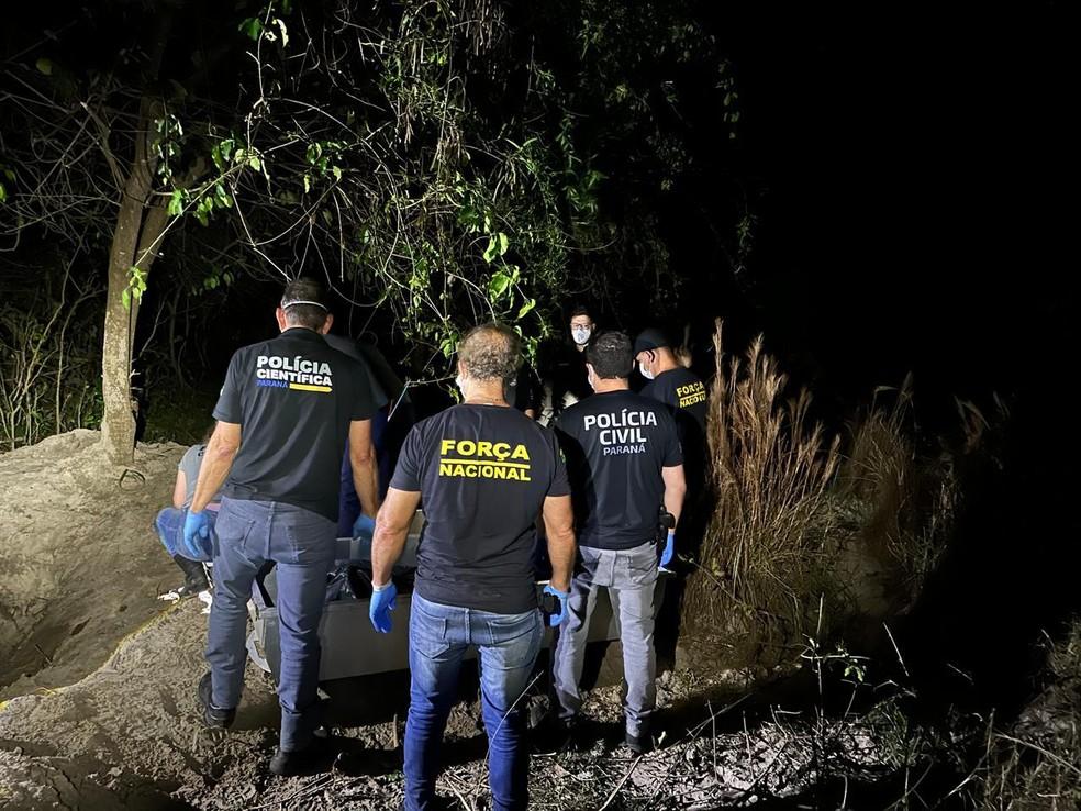 Corpos estavam a 500 metros de distância do local onde estava a picape.