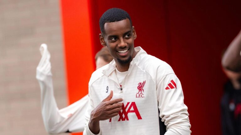 Liverpool Enfrenta Southampton na Carabao Cup com Novo Elenco