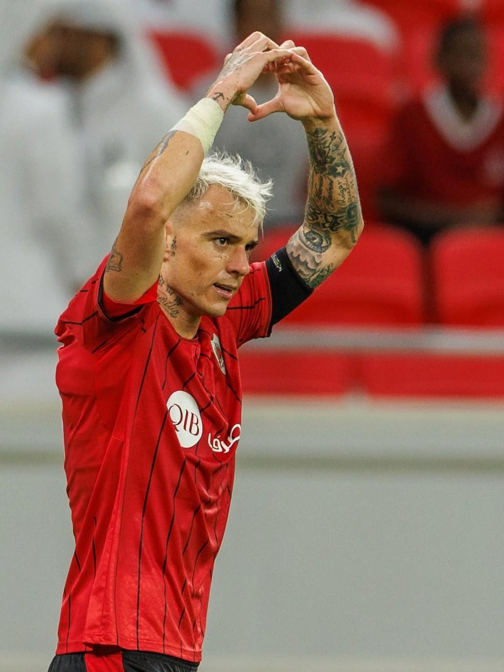 Róger Guedes tem três gols em três jogos pelo Al-Rayyan na temporada 2025/2026