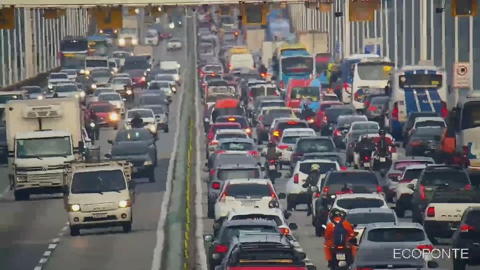 Protesto na BR-101 já provoca reflexos na Ponte Rio Niterói